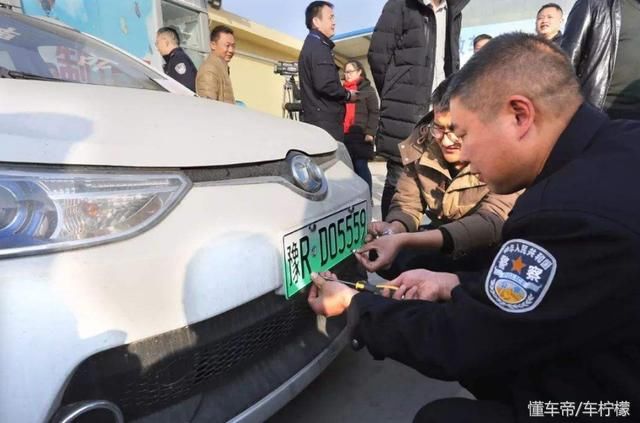 上海新能源牌照过户攻略，手续简便，流程详解，上海新能源车牌过户简易攻略，手续流程一网打尽