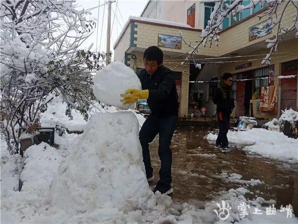 曲靖大雪车祸最新消息，灾难中的救援与关怀，曲靖大雪车祸救援进展及关怀最新报道